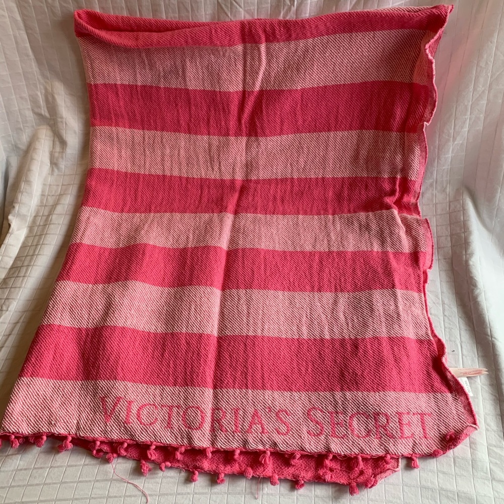 Victoria Secret blanket 🥰 throw - Picture 4 of 9
